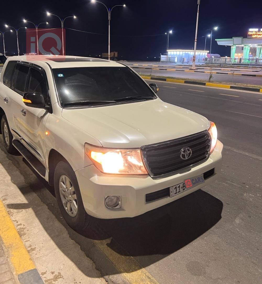 تۆیۆتا لاند کروزەر